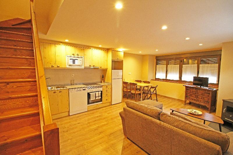 Snoe Apartamentos Mont Romies Plaza Salardú Eksteriør bilde